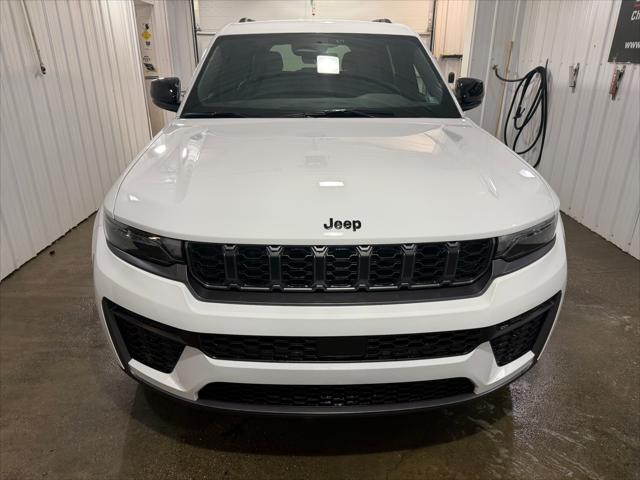 2026 Jeep Grand Cherokee GRAND CHEROKEE LAREDO ALTITUDE 4X4 2026 Jeep Grand Cherokee GRAND CHEROKEE LAREDO ALTITUDE 4X4