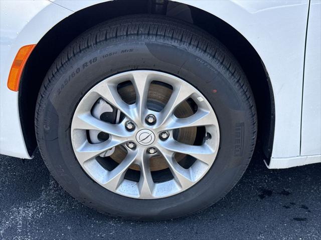 2026 Chrysler Pacifica Select AWD