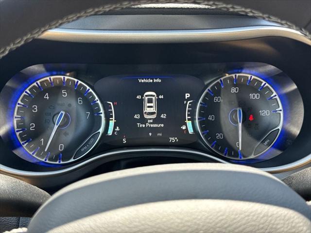 2026 Chrysler Pacifica Select AWD