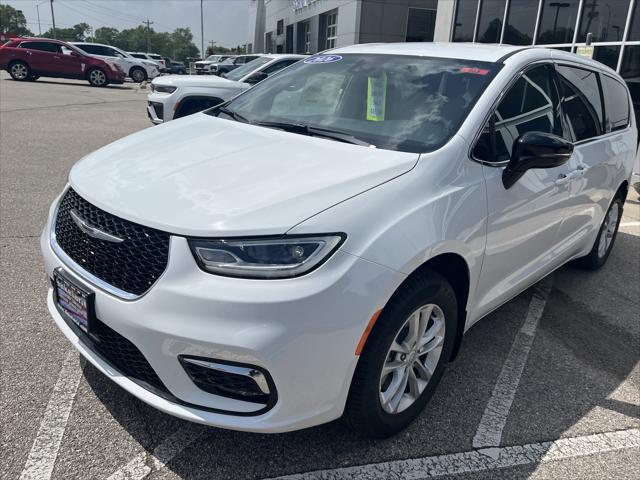 2026 Chrysler Pacifica PACIFICA SELECT AWD