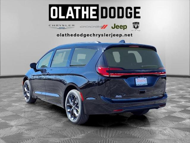 2026 Chrysler Pacifica PACIFICA SELECT AWD