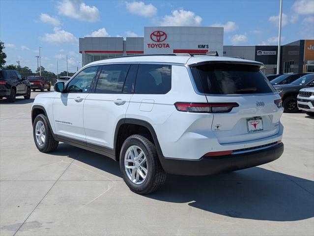 2026 Jeep Grand Cherokee Laredo 4x2