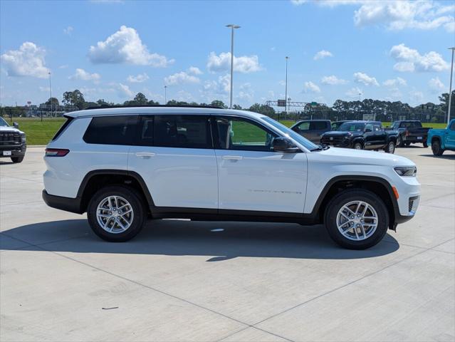2026 Jeep Grand Cherokee Laredo 4x2