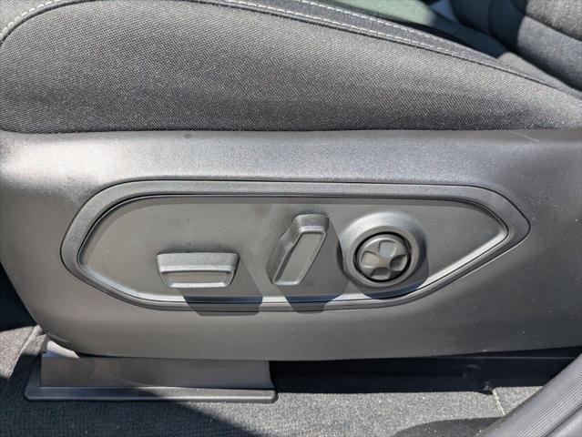 2026 Jeep Grand Cherokee Laredo 4x2