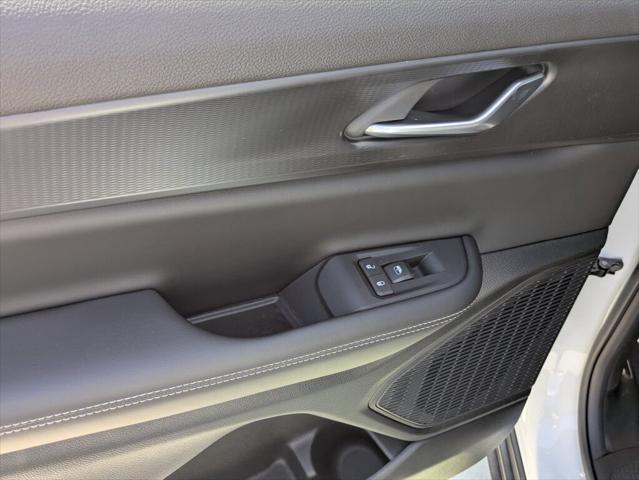 2026 Jeep Grand Cherokee Laredo 4x2