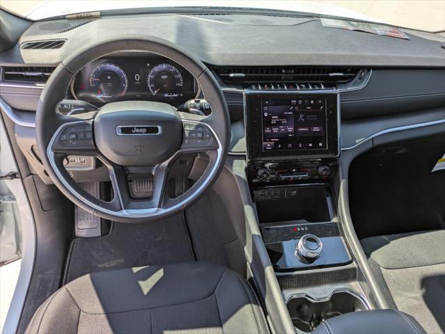 2026 Jeep Grand Cherokee Laredo 4x2