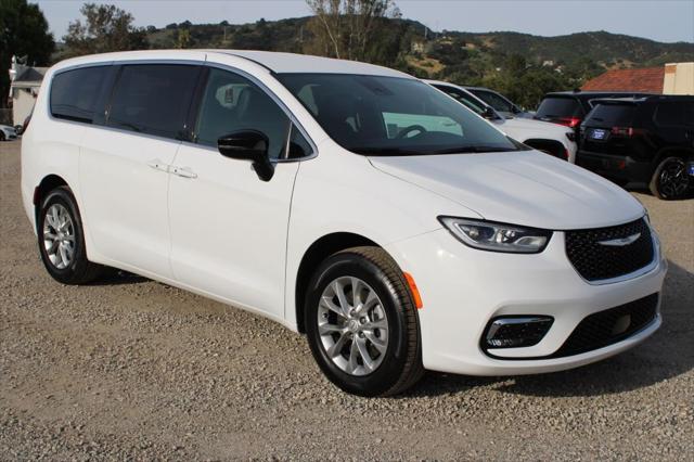 2026 Chrysler Pacifica PACIFICA SELECT AWD