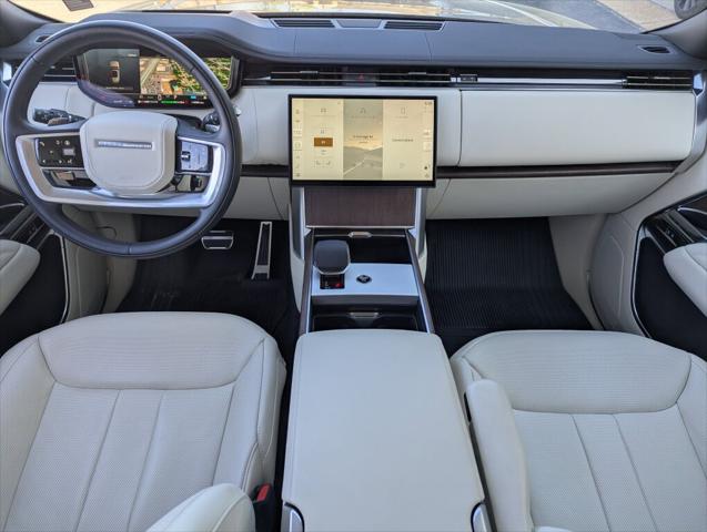 2025 Land Rover Range Rover P550e SE