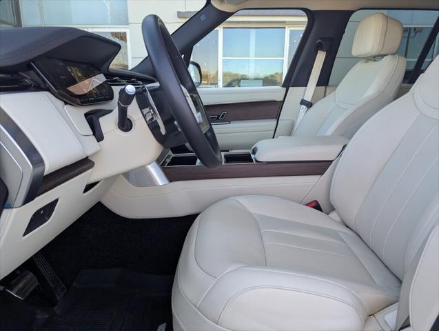 2025 Land Rover Range Rover P550e SE