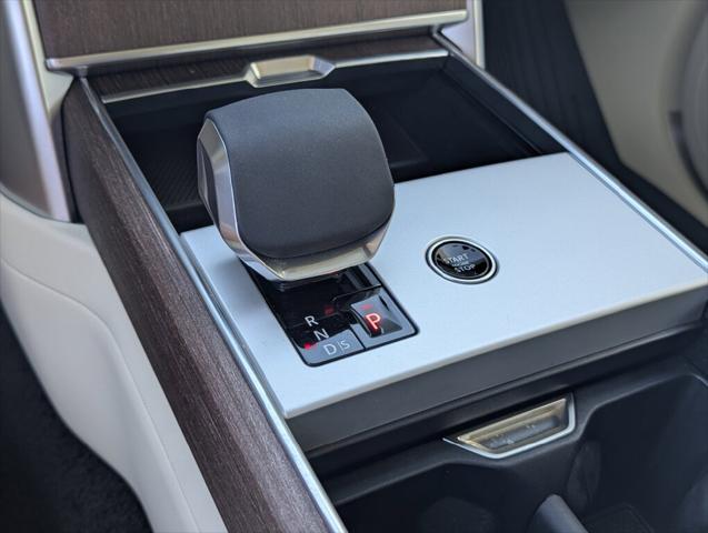 2025 Land Rover Range Rover P550e SE