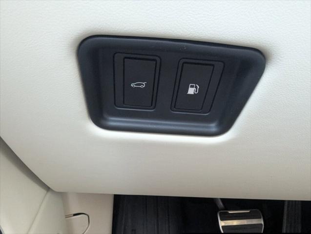 2025 Land Rover Range Rover P550e SE