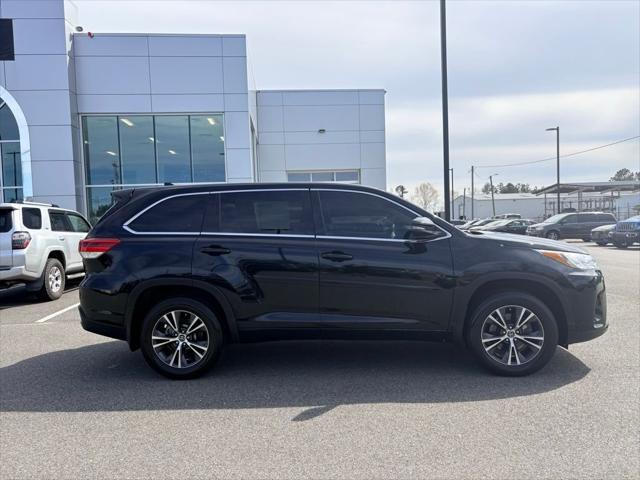 2017 Toyota Highlander LE Plus 2017 Toyota Highlander LE Plus
