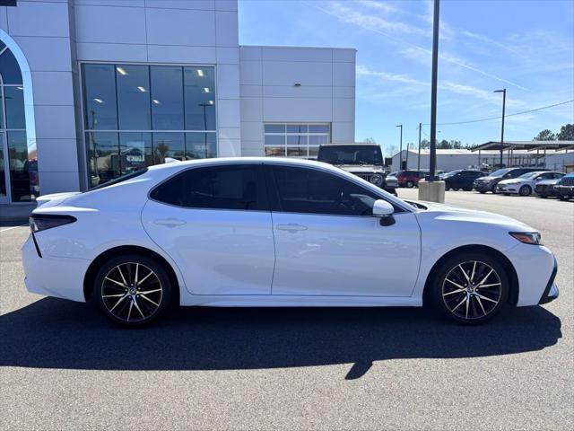 2022 Toyota Camry SE