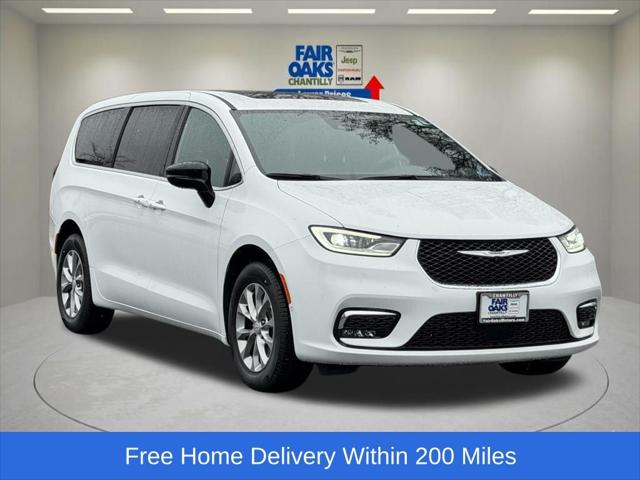 2026 Chrysler Pacifica Select AWD