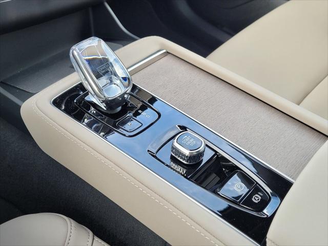 2026 Volvo XC90 Plus, B6 AWD Gas (mild hybrid), Gasoline, Bright, 7 Seats