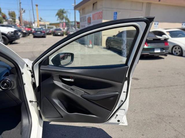 2017 Toyota Yaris iA Base