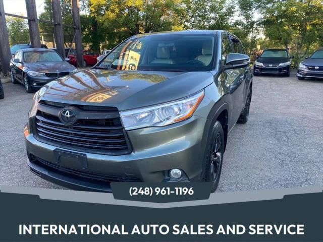 2016 Toyota Highlander LE Plus V6 for sale in Detroit, MI
