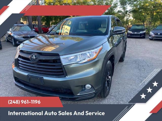 2016 Toyota Highlander LE Plus V6 for sale in Detroit, MI