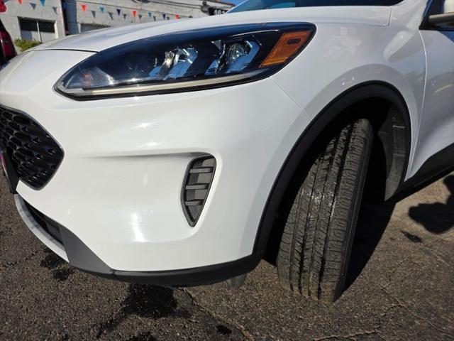 2020 Ford Escape SE