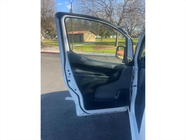 2017 Nissan NV200 S