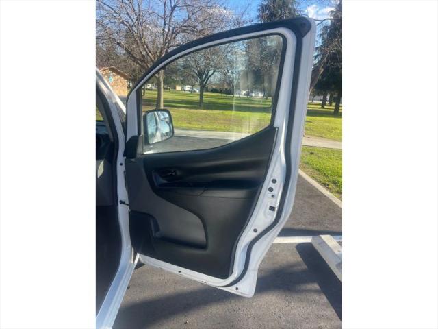 2017 Nissan NV200 S