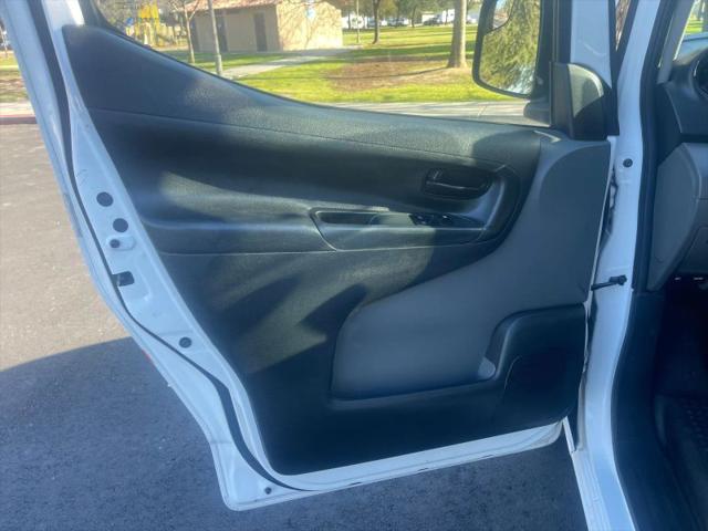 2017 Nissan NV200 S