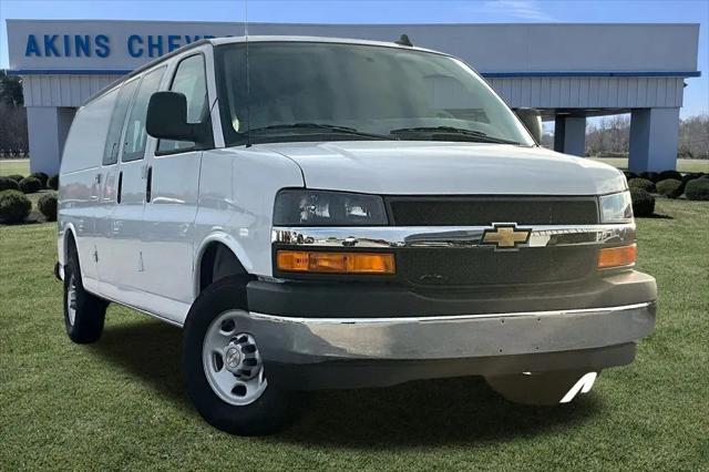 2025 Chevrolet Express Cargo Van RWD 3500 Extended Wheelbase WT