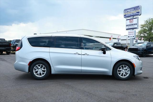 2026 Chrysler Voyager LX