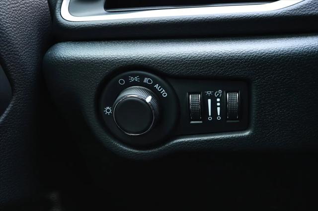 2026 Chrysler Voyager LX
