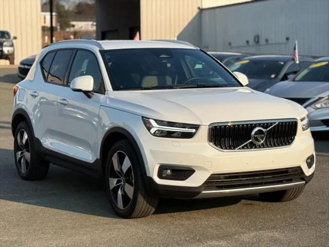 2023 Volvo XC40 B5 Core