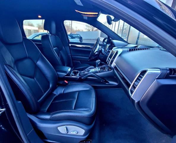 2016 Porsche Cayenne Base