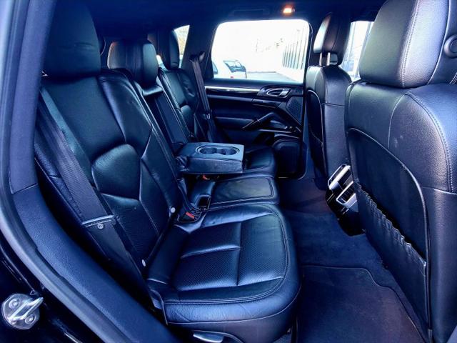 2016 Porsche Cayenne Base