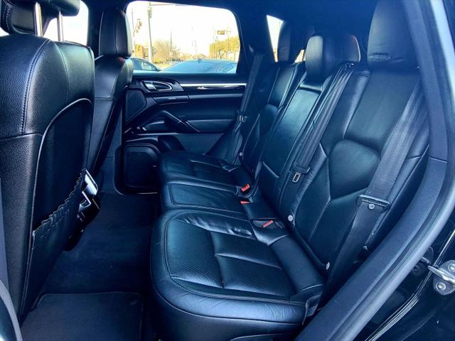 2016 Porsche Cayenne Base