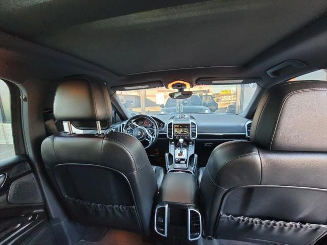 2016 Porsche Cayenne Base