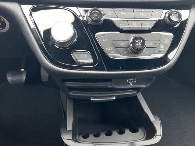 2026 Chrysler Voyager LX