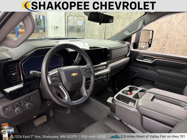 2025 Chevrolet Silverado 2500HD 4WD Crew Cab Standard Bed LT
