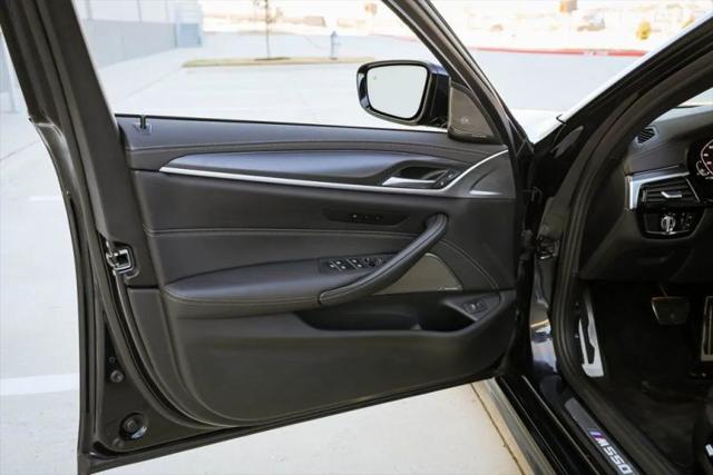 2022 BMW M5 i xDrive