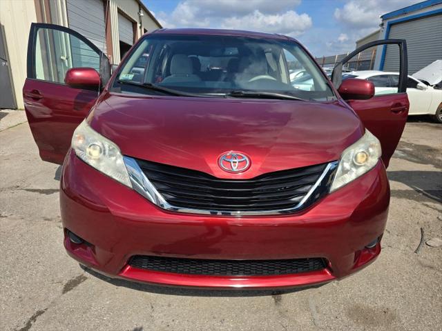 2013 Toyota Sienna LE V6 8 Passenger for sale in Houston, TX