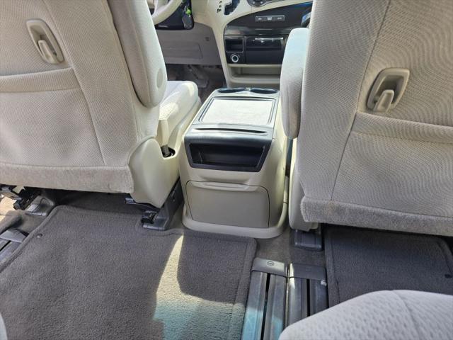 2013 Toyota Sienna LE V6 8 Passenger