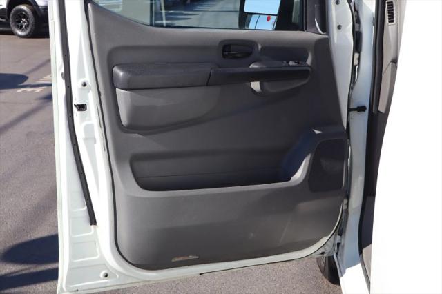 2016 Nissan 2500 S V6