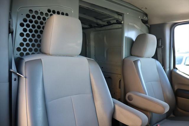 2016 Nissan 2500 S V6