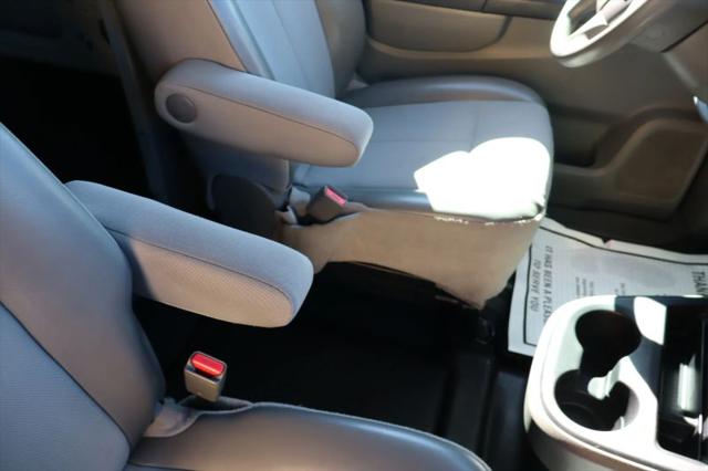 2016 Nissan 2500 S V6