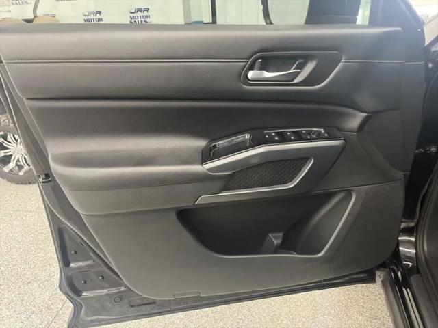 2024 Nissan Pathfinder SL 4WD