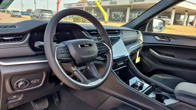 2026 Jeep Grand Cherokee L Laredo 4x2