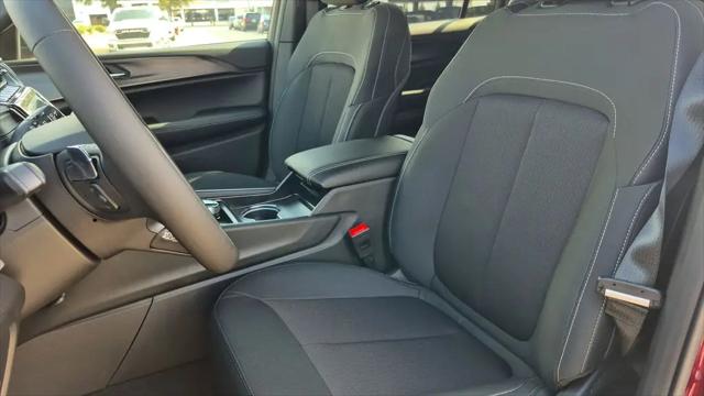 2026 Jeep Grand Cherokee L Laredo 4x2