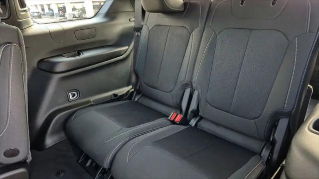 2026 Jeep Grand Cherokee L Laredo 4x2