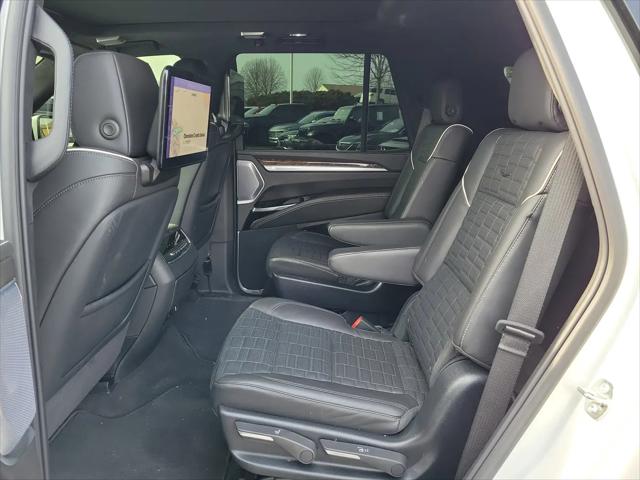 2025 Cadillac Escalade Sport Platinum
