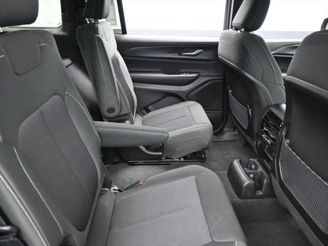 2026 Jeep Grand Cherokee L Altitude 4x4