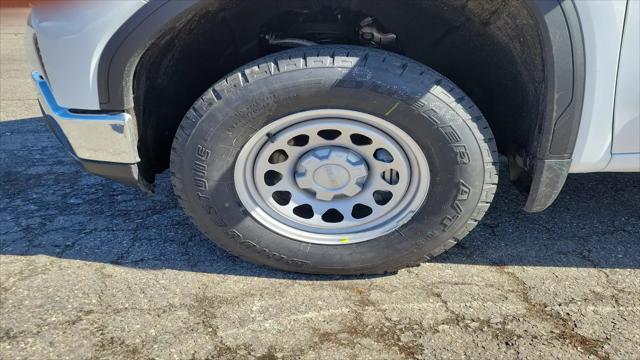 2026 GMC Sierra 1500 Crew Cab, Standard Bed, Pro, 4WD