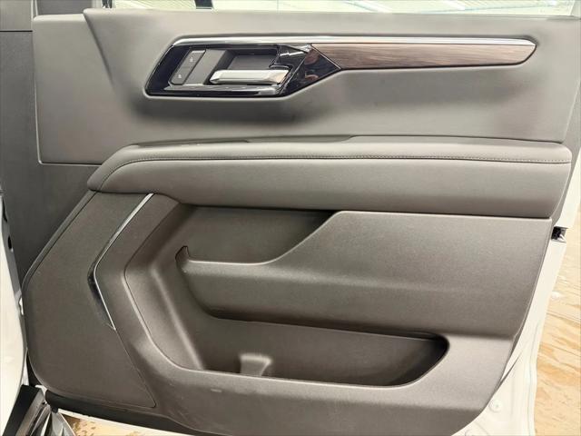 2025 Chevrolet Tahoe 4WD LT